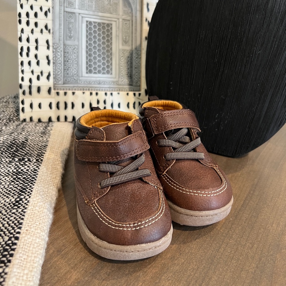 Carter’s unisex-child Grover first walker shoes